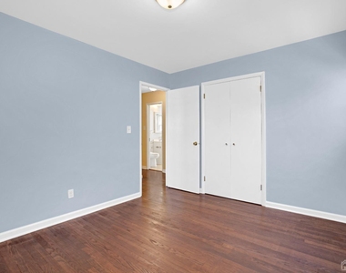 21 Westbury Road - Photo Thumbnail 15