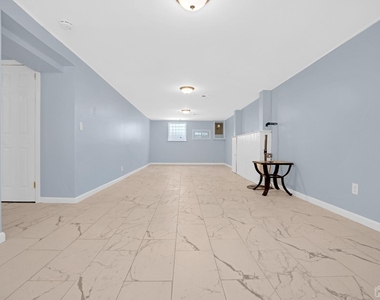 21 Westbury Road - Photo Thumbnail 19