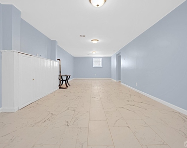21 Westbury Road - Photo Thumbnail 20