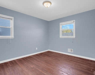 21 Westbury Road - Photo Thumbnail 14