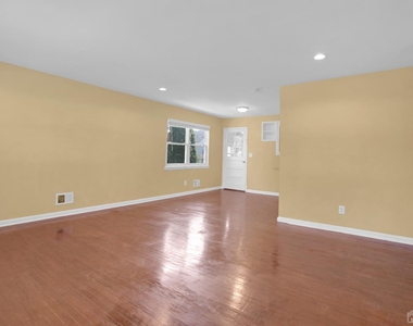 21 Westbury Road - Photo Thumbnail 9