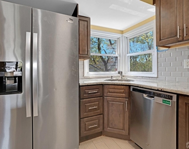 21 Westbury Road - Photo Thumbnail 5