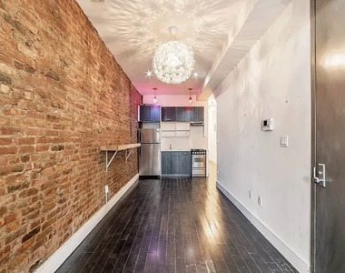 1066 Putnam Avenue - Photo Thumbnail 15