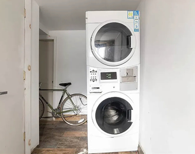 1066 Putnam Avenue - Photo Thumbnail 11