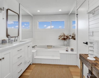 552 Dune Road - Photo Thumbnail 17