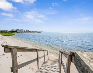 552 Dune Road - Photo Thumbnail 5