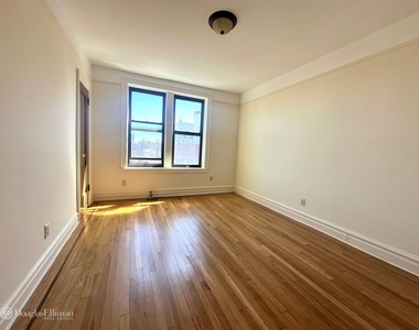 28-20 37th St - Photo Thumbnail 2