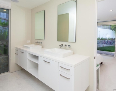7502 Hillside Dr - Photo Thumbnail 23