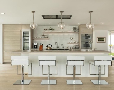7502 Hillside Dr - Photo Thumbnail 11