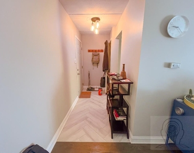 7117 West 93rd Street - Photo Thumbnail 11