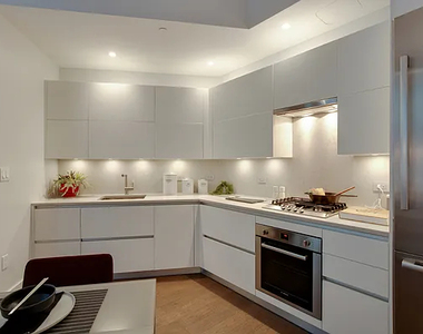 222 East 44th Street #12M - Photo Thumbnail 4