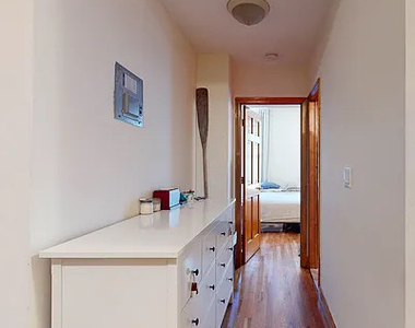 West 85th Street - Photo Thumbnail 4