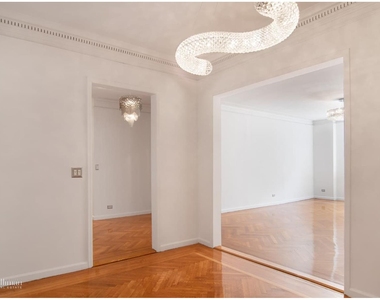 575 W End Ave - Photo Thumbnail 4