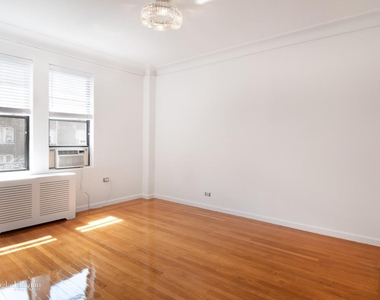 575 W End Ave - Photo Thumbnail 8