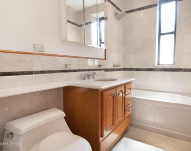 575 W End Ave - Photo Thumbnail 10