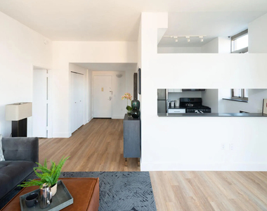 West 26th Street - Chelsea - Photo Thumbnail 1