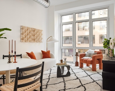 339 W 38th St - Photo Thumbnail 2
