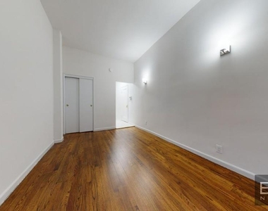 East 89th Street - Photo Thumbnail 8