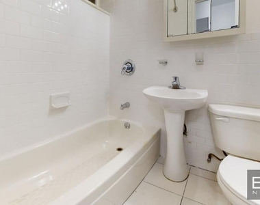 East 89th Street - Photo Thumbnail 4