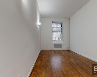East 89th Street - Photo Thumbnail 7