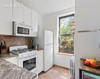 347 5th Avenue - Photo Thumbnail 3