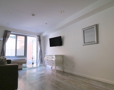 West 48 Street - Photo Thumbnail 12