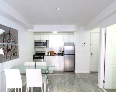 West 48 Street - Photo Thumbnail 9