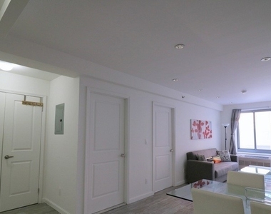 West 48 Street - Photo Thumbnail 0