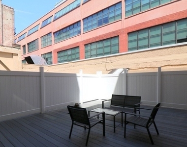 West 48 Street - Photo Thumbnail 6