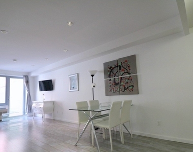 West 48 Street - Photo Thumbnail 15