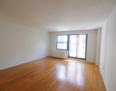 70 East 12th Street - Photo Thumbnail 10