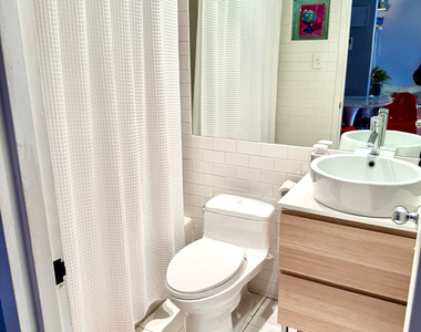 444 West 19th Street - Photo Thumbnail 5