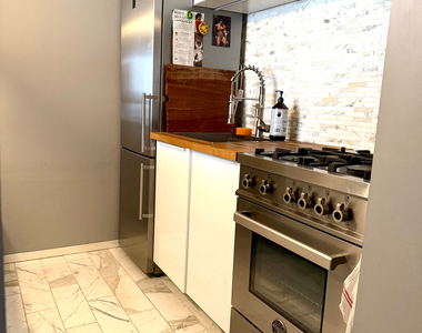 444 West 19th Street - Photo Thumbnail 2