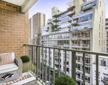444 West 19th Street - Photo Thumbnail 6