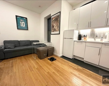 East 58th Street - Photo Thumbnail 3