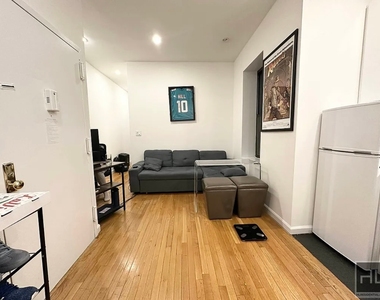 East 58th Street - Photo Thumbnail 5