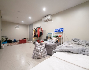 337 Melrose Street - Photo Thumbnail 4