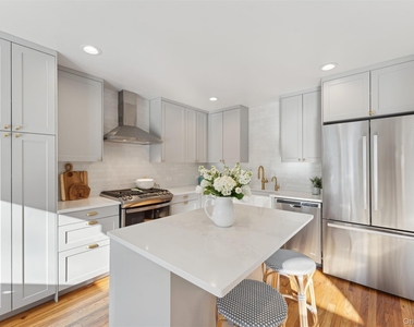14 Hildreth Road - Photo Thumbnail 6
