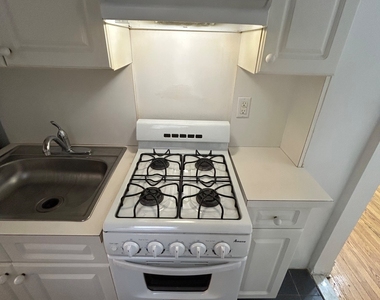 220 West 98th Street - Photo Thumbnail 3