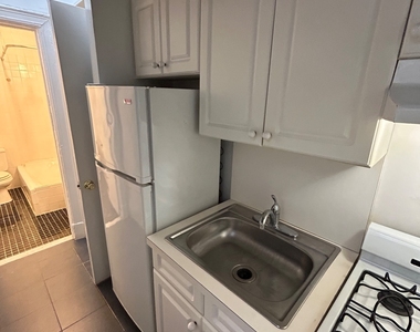 220 West 98th Street - Photo Thumbnail 2