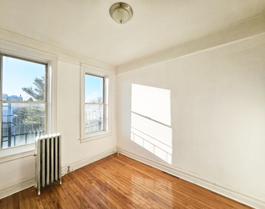 9116 3rd Avenue - Photo Thumbnail 4