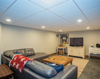 61 Brookside - Photo Thumbnail 17