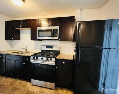 417 Henry Street - Photo Thumbnail 1