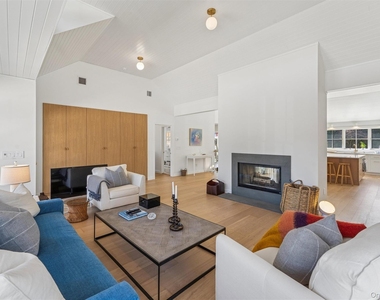 25 Lamb Avenue - Photo Thumbnail 1