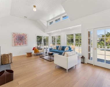 25 Lamb Avenue - Photo Thumbnail 3