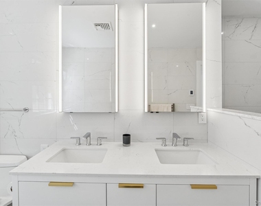 25 Lamb Avenue - Photo Thumbnail 13
