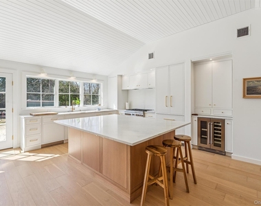 25 Lamb Avenue - Photo Thumbnail 6