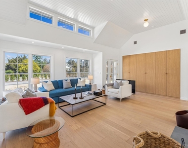 25 Lamb Avenue - Photo Thumbnail 2