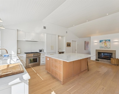 25 Lamb Avenue - Photo Thumbnail 7
