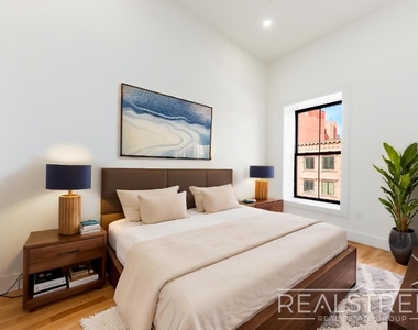 1172 Fulton St - Photo Thumbnail 2